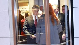 Babiš čeká na Karla Nawrockého v Hiltonu, 24.11.2025