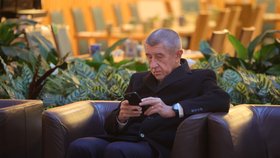 Babiš čeká na Karla Nawrockeho v Hiltonu, 24.11.2025