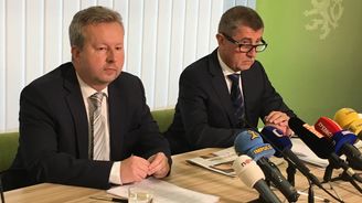 Sněmovna bude na mimořádné schůzi řešit lithium. Havlíčkovo memorandum projedná i Senát