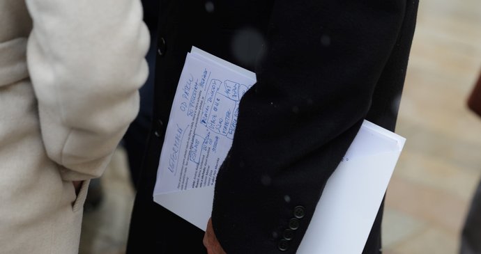 Poznámky Andreje Babiše po schůzce s prezidentem Petrem Pavlem, kterému předal seznam kandidátů ANO, SPD a Motoristů na ministry (26. 11. 2025)