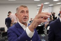 Volební model: ANO ztratilo, Spolu stojí, SPD si polepšilo. Jak si vedou Stačilo! a Motoristé?