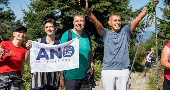 Andrej Babiš (ANO) se vydal na Lysou horu (15.8.2026).