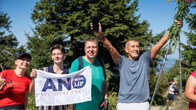 Andrej Babiš (ANO) se vydal na Lysou horu (15.8.2026).