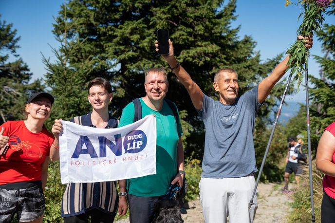 Andrej Babiš (ANO) se vydal na Lysou horu (15.8.2026) Andrej Babiš (ANO) se vydal na Lysou horu (15.8.2026)