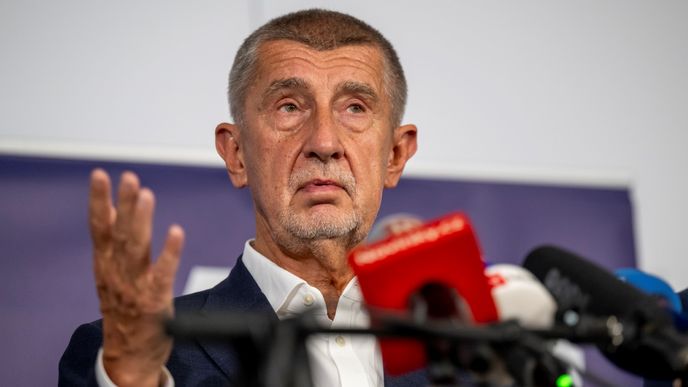 Střet zájmů možného budoucího premiéra Andreje Babiše (ANO) vyvolal diskusi o nejasnostech kolem jeho ukotvení v českém právním systému. Střet zájmů možného budoucího premiéra Andreje Babiše (ANO) vyvolal diskusi o nejasnostech kolem jeho ukotvení v českém právním systému.