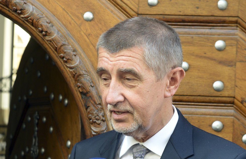 Andrej Babiš při příchodu na jednání předsednictva a výboru ANO (12.4.2018)