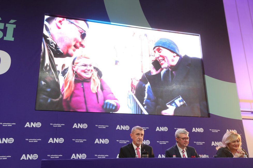 Sněm ANO: Promítání videí s Andrejem Babišem (10.2.2024)