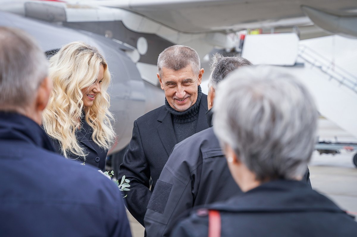 Monika Babišová doprovází před vobami svého manžela téměř na každém kroku