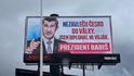 Ministryně Černochová kritizovala Babiše za billboardy, které vzkazují, že není voják a nezavleče ČR do války