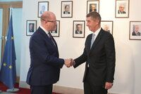 Žena z Úřadu vlády si za Babiše a Sobotky měla ulít 8 milionů: Policie ji obvinila z podvodu