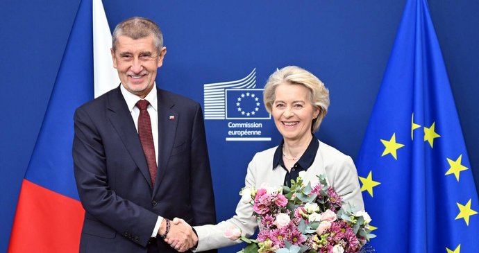 Premiér Andrej Babiš (ANO) a šéfka Evropské komise Ursula von der Leyenová (11.12.2025)