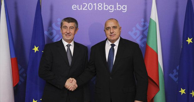 „Rozlítaný“ Babiš: V Bulharsku řešil kvóty, na schůzce mocných v Davosu čekají i Trumpa