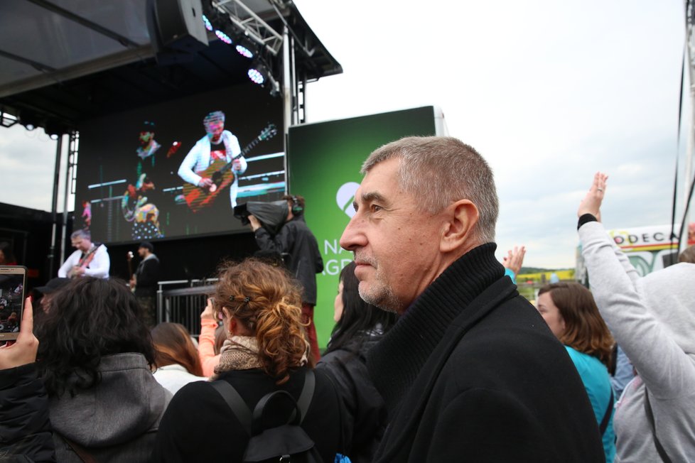 Andrej Babiš přivítal na Čapím hnízdě i úředníky.