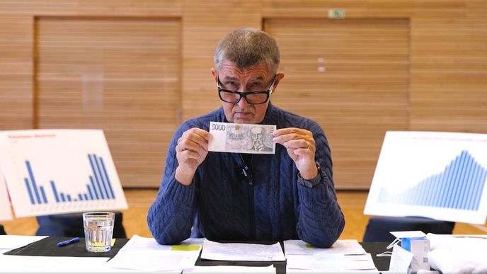 Andrej Babiš vábí české důchodce na 5000 Kč