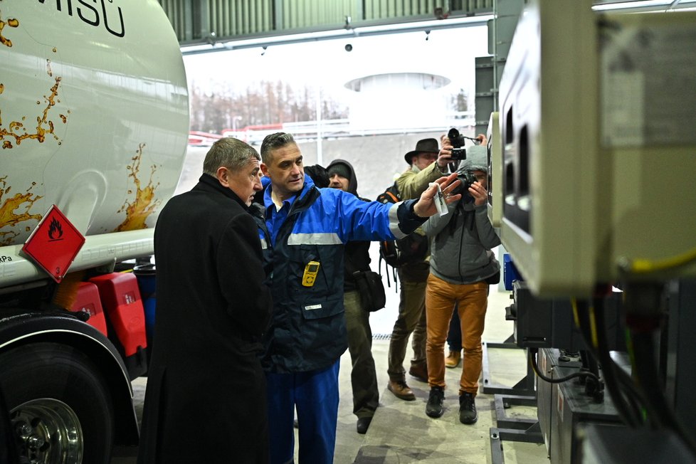 Premiér Andrej Babiš (ANO) na návštěvě nově otevřené výdejny Čepra (únor, 2020)