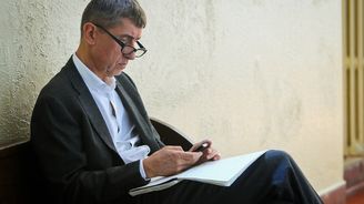 Král sociálních sítí Babiš tweetuje lži