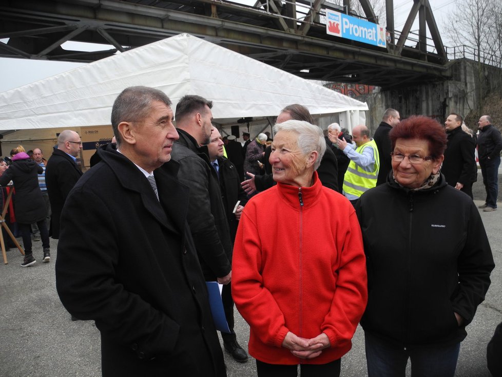 Andrej Babiš na jihu Čech: Místo Sněmovny vyrazil na zahájení stavby nového úseku D3