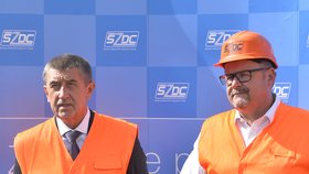 Ťoka kritizují za privatizaci ČD Cargo. I Babiš a Hamáček jsou proti