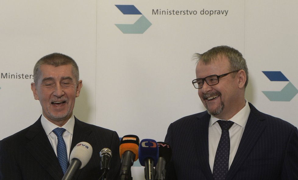 Ministr financí Andrej Babiš a ministr dopravy Dan Ťok