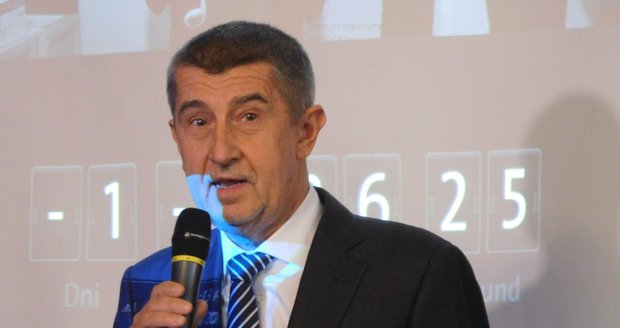 Smaže digitální éra vládní úředníky? Babiš: „Nevím, co dělají za 1,3 miliardy“