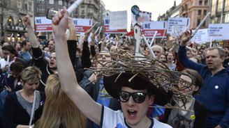 Proč sbírají milion podpisů a organizují masivní demonstrace? Chceme svrhnout Babiše, říká Minář