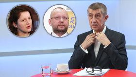 Andrej Babiš promluvil o reformě důchodů. "Vypůjčil" si plány KDU-ČSL, tvrdí lidovci. Uprostřed šéf jejich poslanců Bartošek, vlevo ministryně Jana Maláčová (ČSSD)