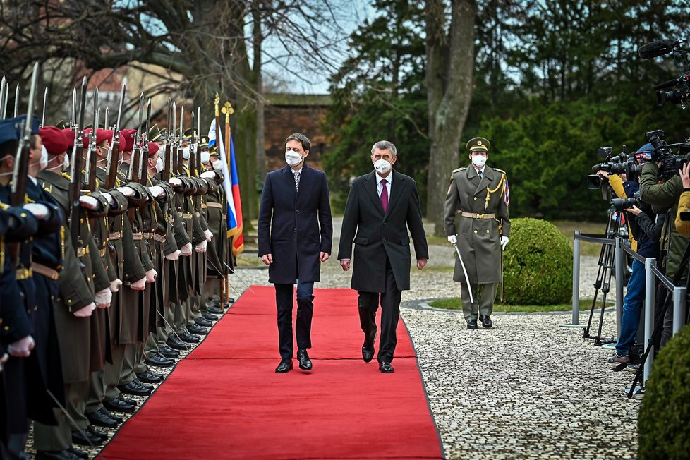 Slovenský premiér tradičně zamířil na první zahraniční cestu do České republiky, 15. dubna 2021.