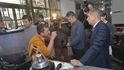 Andrej Babiš vyrazil první den fungování EET na inspekci do pražských kaváren (1.12.2016)