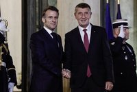 Babiš by rád zapojil Česko do Macronova jaderného deštníku. Chce koupit 3000 dronů a roboty