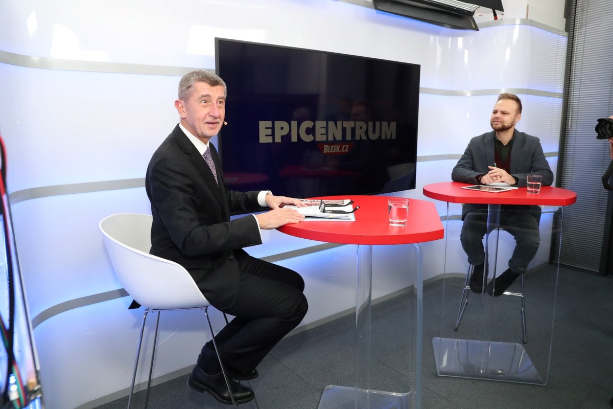 Andrej Babiš ve studiu Blesku při natáčení pořadu Epicentrum Speciál. (5. 12. 2019)