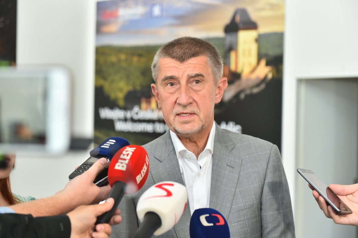 Premiér v demisi Andrej Babiš (ANO) si na svou cestu do Finska poprvé zval svou ženu Moniku