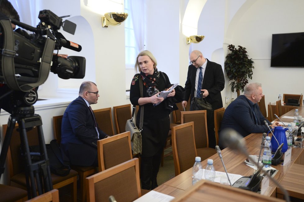 Bezpečnostní výbor kvůli šéfovi GIBS Murínovi: Poslankyně Černochová odchází (15. 3. 2018).