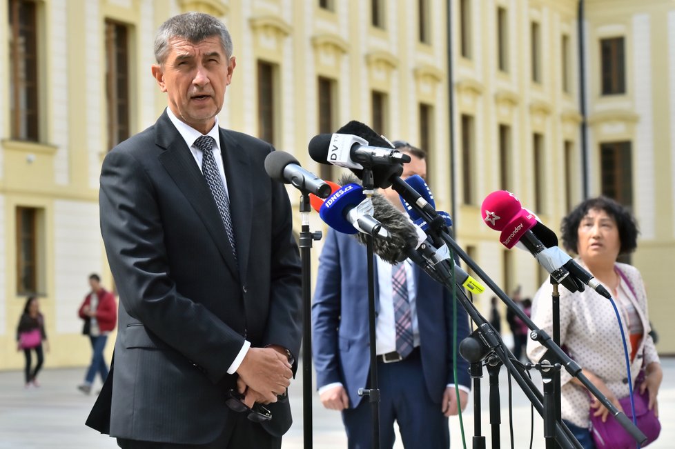 Vicepremiér Andrej Babiš před jednáním s prezidentem Zemanem.