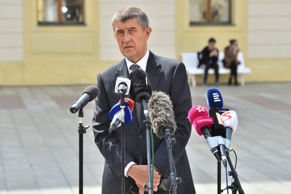 Vicepremiér Andrej Babiš před jednáním s prezidentem Zemanem.