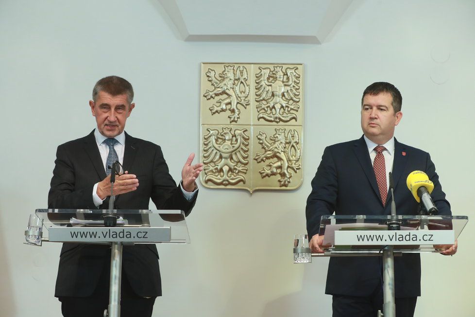 Andrej Babiš (ANO) a Jan Hamáček (ČSSD) na společné tiskovce