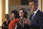 Premiér Andrej Babiš (ANO) a ministryně Jana Maláčová (ČSSD)