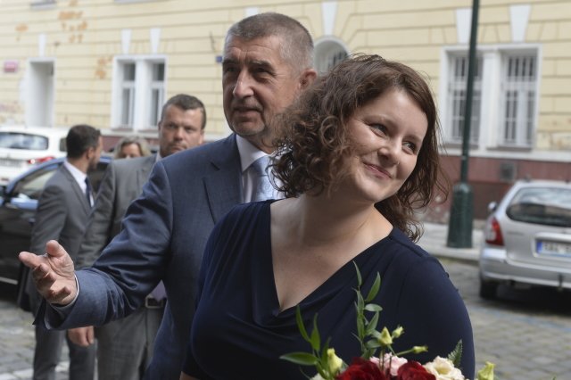 Premiér Andrej Babiš (ANO) a ministryně Jana Maláčová (ČSSD)