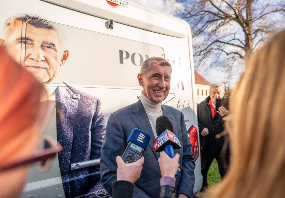 Andrej Babiš během startu prezidentské kampaně na Teplicku (listopadu 2022)