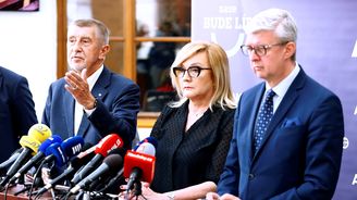 Živnostníci příští rok ušetří nejméně osm a půl tisíce korun. Novela zákona je už ve sněmovně Živnostníci příští rok ušetří nejméně osm a půl tisíce korun. Novela zákona je už ve sněmovně