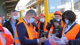 Negrelliho viadukt si 29. května 2020, tři dny před jeho znovuotevřením pro dopravu, prohlédli premiér Andrej Babiš (ANO) a ministr Karel Havlíček (ANO).