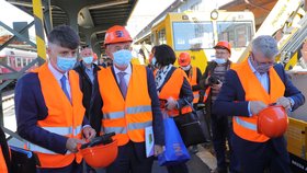 Negrelliho viadukt si 29. května 2020, tři dny před jeho znovuotevřením pro dopravu, prohlédli premiér Andrej Babiš (ANO) a ministr Karel Havlíček (ANO).