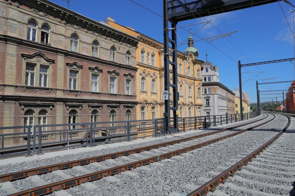 Negrelliho viadukt si 29. května 2020, tři dny před jeho znovuotevřením pro dopravu, prohlédli premiér Andrej Babiš (ANO) a ministr Karel Havlíček (ANO).