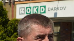 Ministr financí Andrej Babiš při návštěvě Dolu Darkov hovořil s odboráři a horníky z OKD (7. 6. 2016).