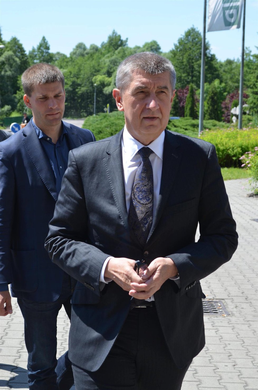 Ministr financí Andrej Babiš při návštěvě Dolu Darkov hovořil s odboráři a horníky z OKD (7.6.2016).