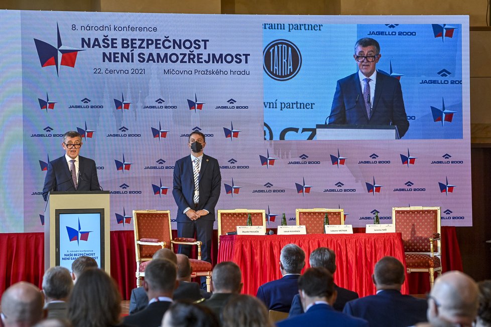 Premiér Andrej Babiš ma Hradě během bezpečnostní konference řešil covid i hrozbu mutací (22.6.2021)