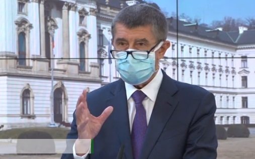 Andrej Babiš v roušce na tiskovce (17.3.2020)