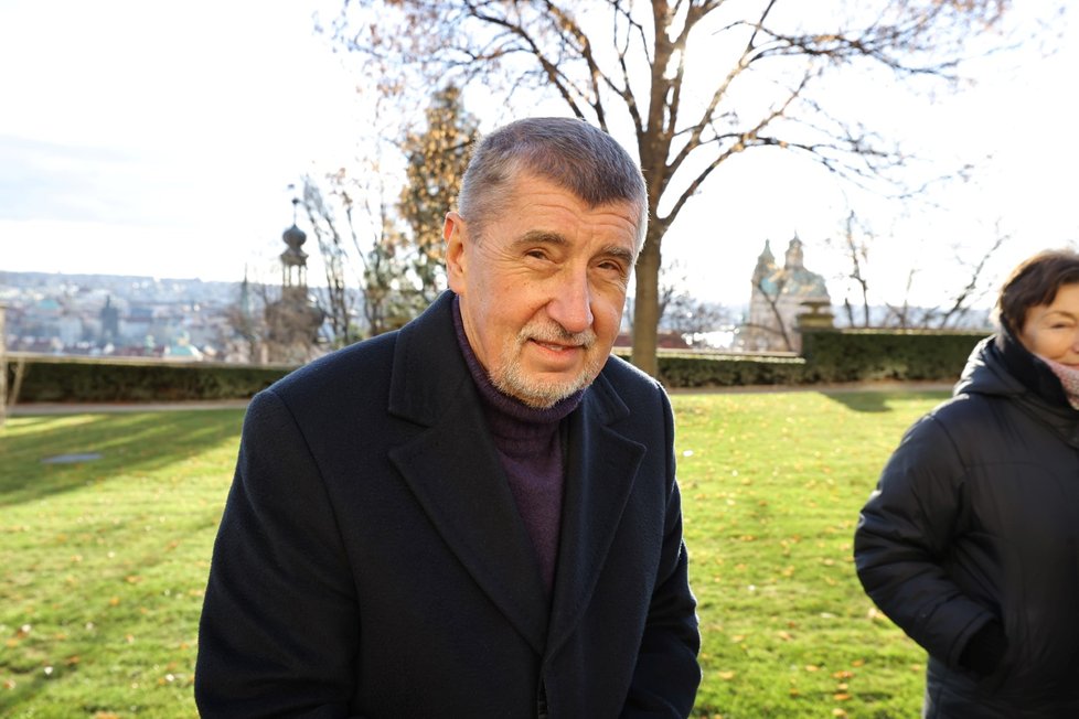 Andrej Babiš ve frontě na korunovační klenoty (17.1.2022)