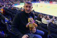 Babiš vyrazil na MS v krasobruslení a vysvětluje: Proč nechce zastropovat ceny nafty