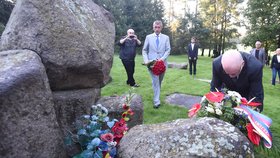 Vicepremiér Andrej Babiš uctil památku v Letech loni na podzim.