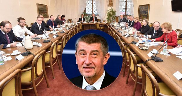 Babiš se po zprávě OLAFu hájit nepřišel. Poslanci vyslechli vyšetřovatele Čapího hnízda